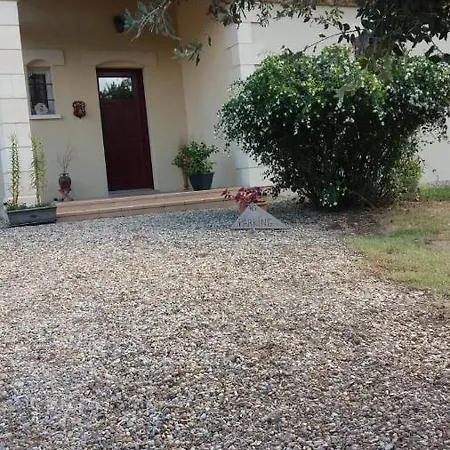 MAISON d'Hôtes AFRIKA du QUEYROUX , petit gite en campagne proche BERGERAC, 1 seul animal accepté sur demande