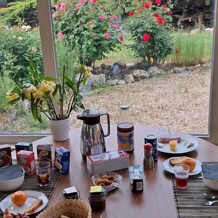 MAISON d'Hôtes AFRIKA du QUEYROUX , petit gite en campagne proche BERGERAC, 1 seul animal accepté sur demande