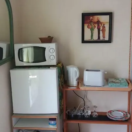 Casa de hóspedes MAISON d'Hôtes AFRIKA du QUEYROUX , petit gite en campagne proche BERGERAC, 1 seul animal accepté sur demande 3*